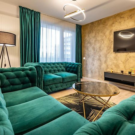 Carpatilor Apart Hotel Брашов Екстериор снимка