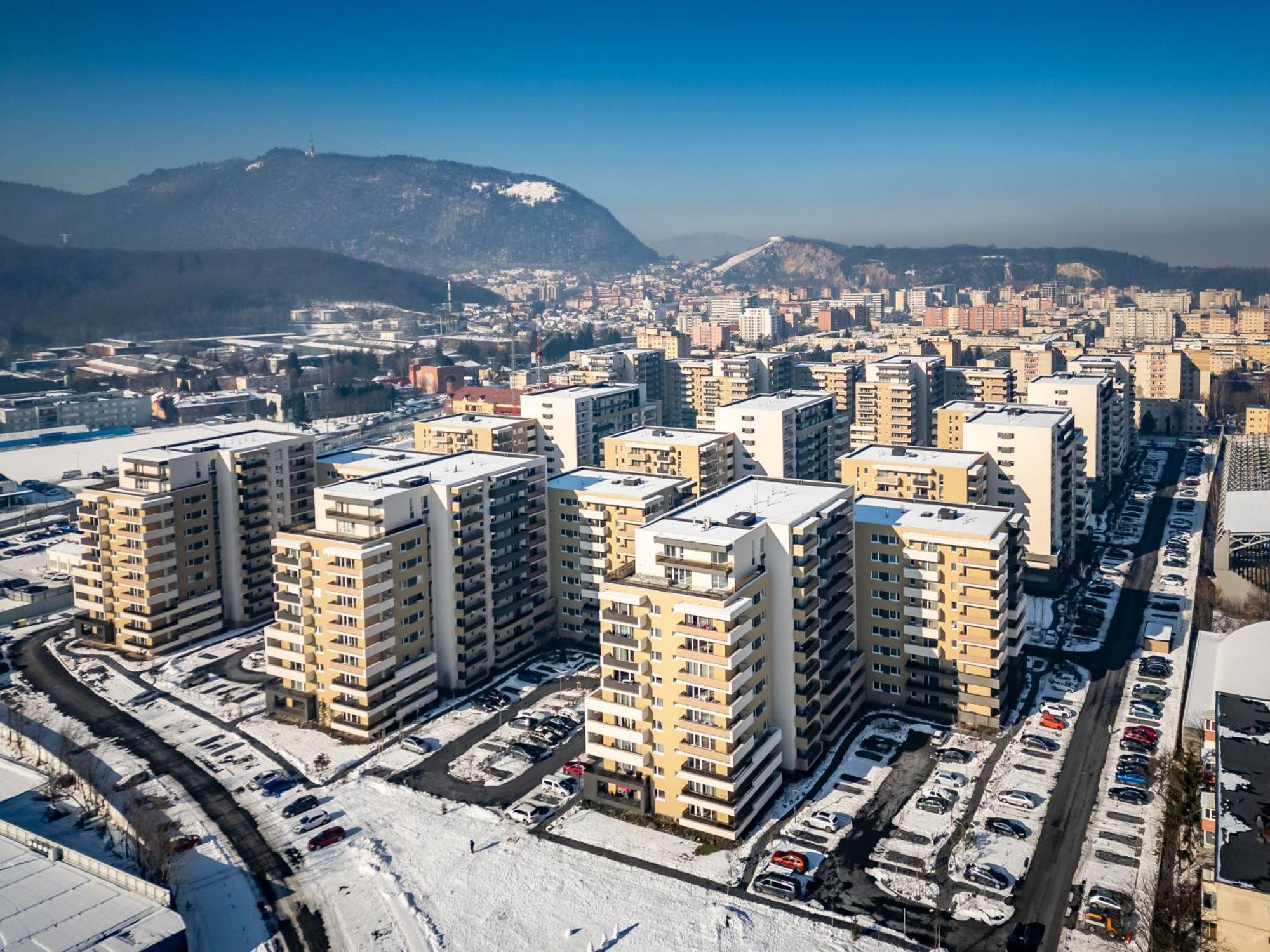 Carpatilor Apart Hotel Брашов Екстериор снимка