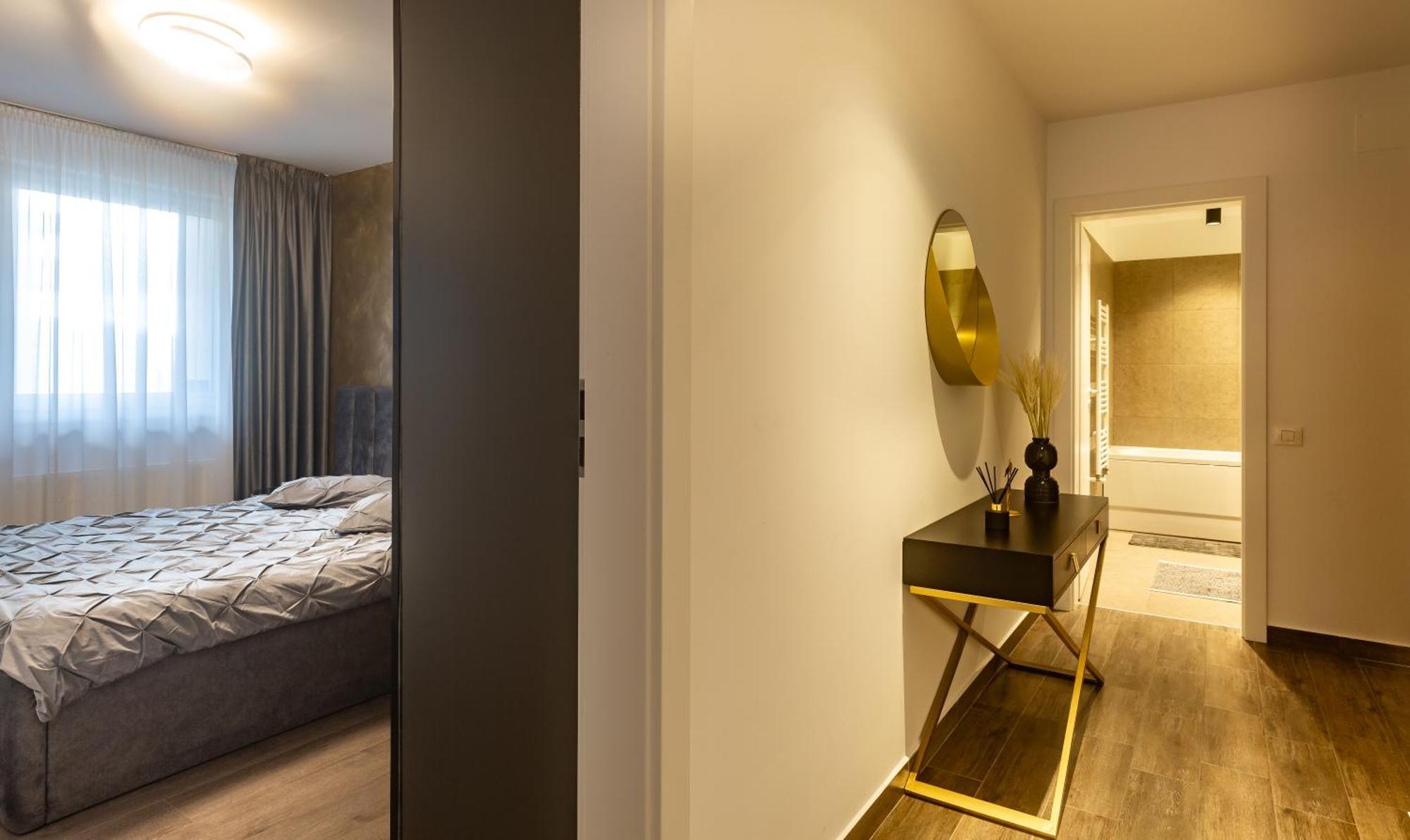 Carpatilor Apart Hotel Брашов Екстериор снимка