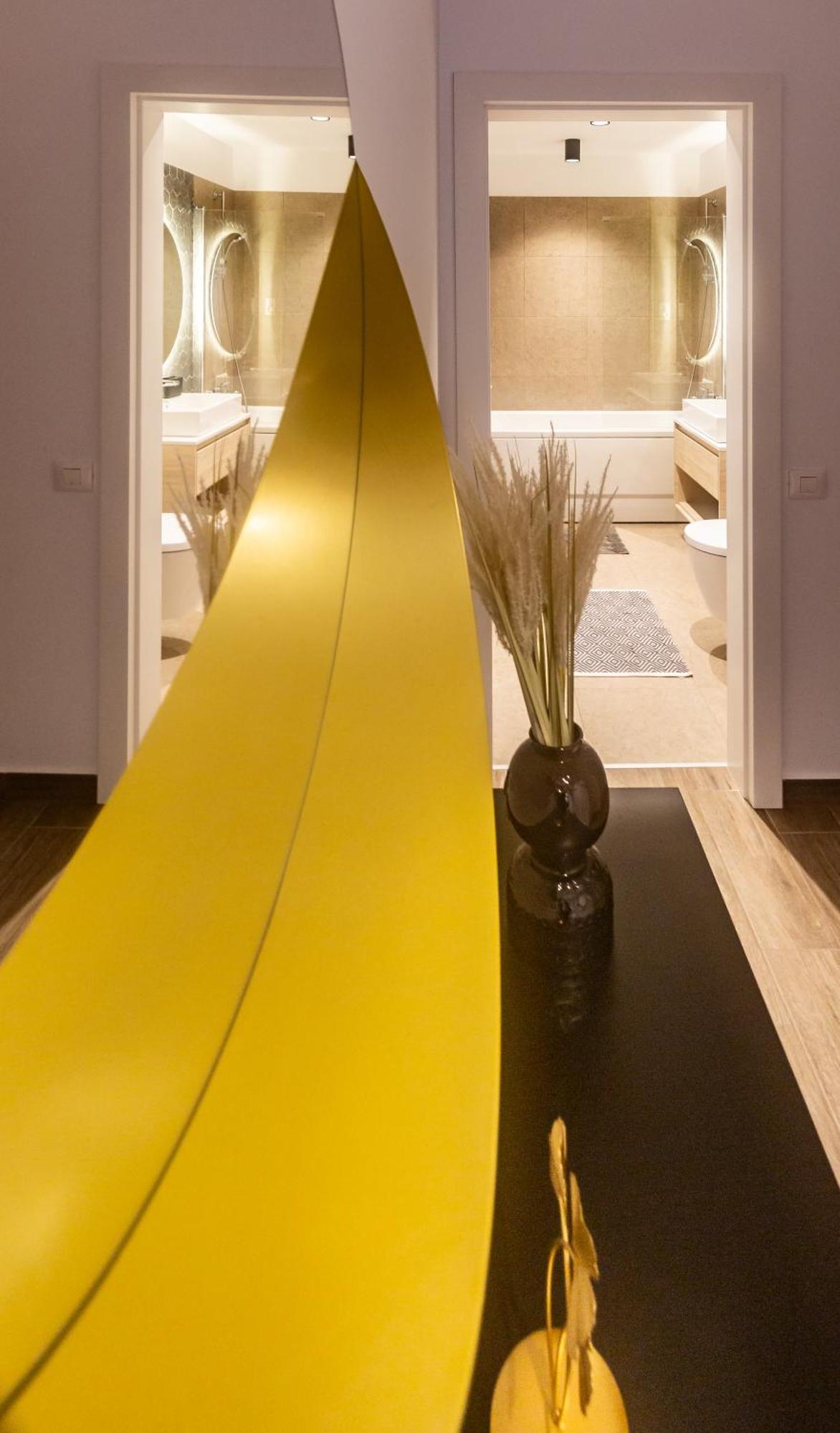 Carpatilor Apart Hotel Брашов Екстериор снимка
