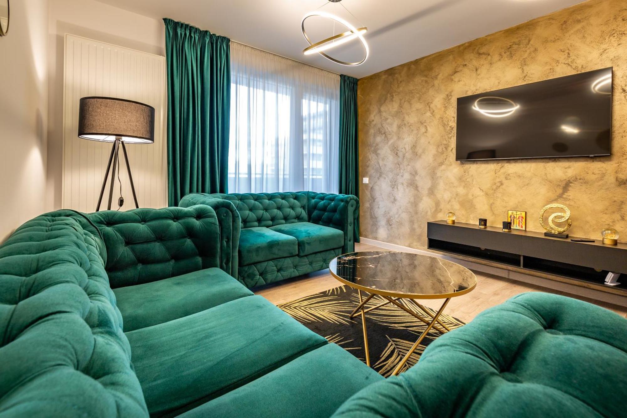 Carpatilor Apart Hotel Брашов Екстериор снимка